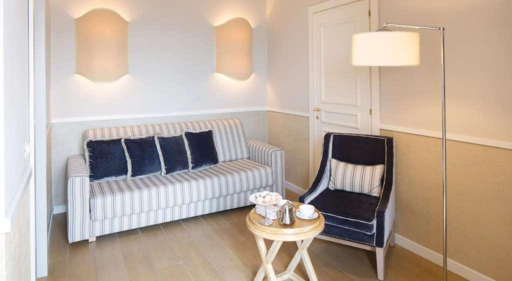 Starhotels Terminus Naples